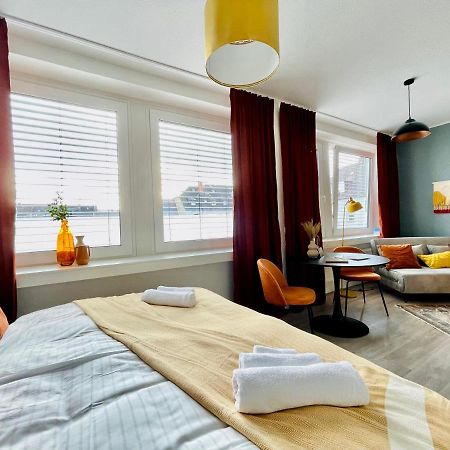 Klassen Stay - Exklusives Apartment Am Hbf - Kueche, Netflix, Kingsizebett Koblenz  Bagian luar foto