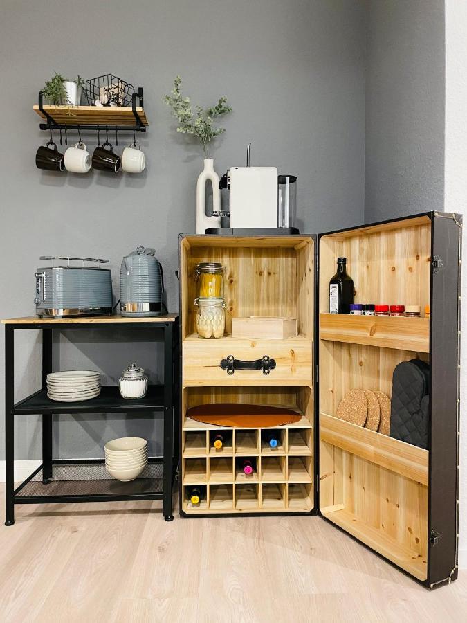 Klassen Stay - Exklusives Apartment Am Hbf - Kueche, Netflix, Kingsizebett Koblenz  Bagian luar foto