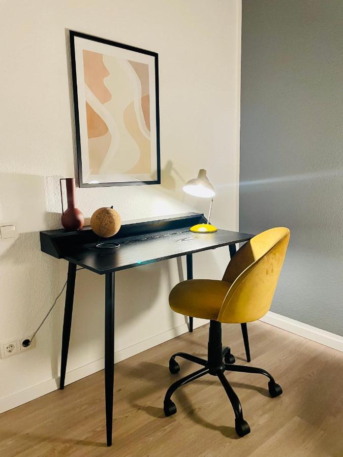 Klassen Stay - Exklusives Apartment Am Hbf - Kueche, Netflix, Kingsizebett Koblenz  Bagian luar foto