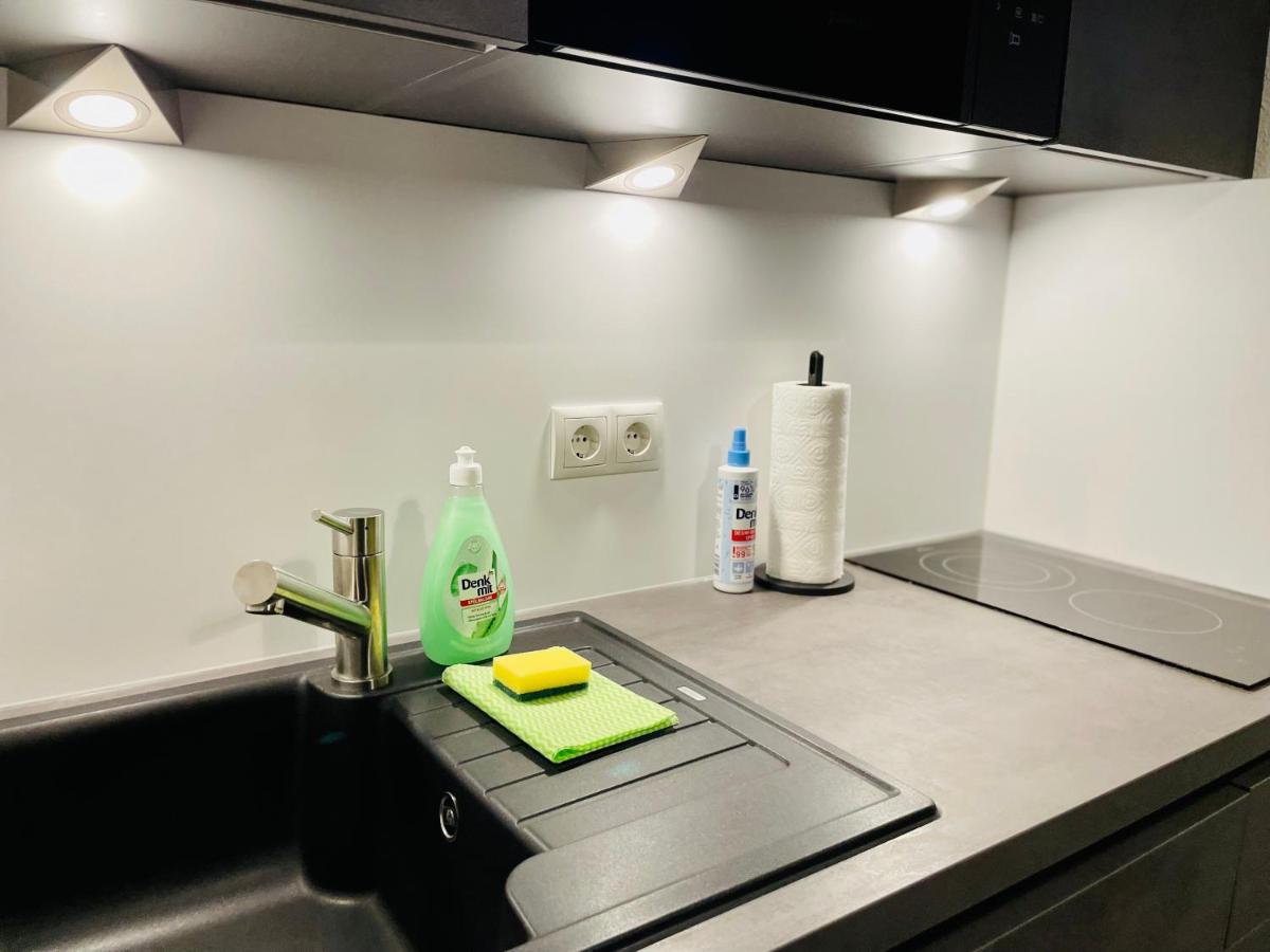 Klassen Stay - Exklusives Apartment Am Hbf - Kueche, Netflix, Kingsizebett Koblenz  Bagian luar foto