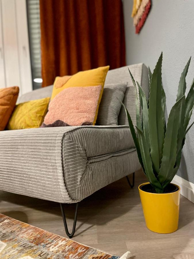 Klassen Stay - Exklusives Apartment Am Hbf - Kueche, Netflix, Kingsizebett Koblenz  Bagian luar foto