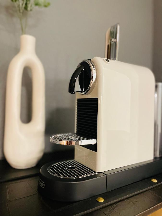 Klassen Stay - Exklusives Apartment Am Hbf - Kueche, Netflix, Kingsizebett Koblenz  Bagian luar foto